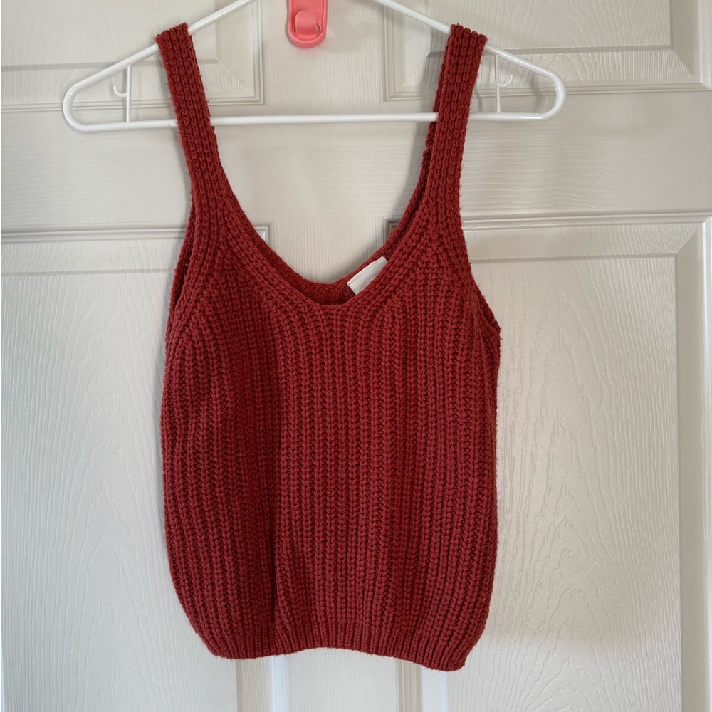 Knitted cropped tank top